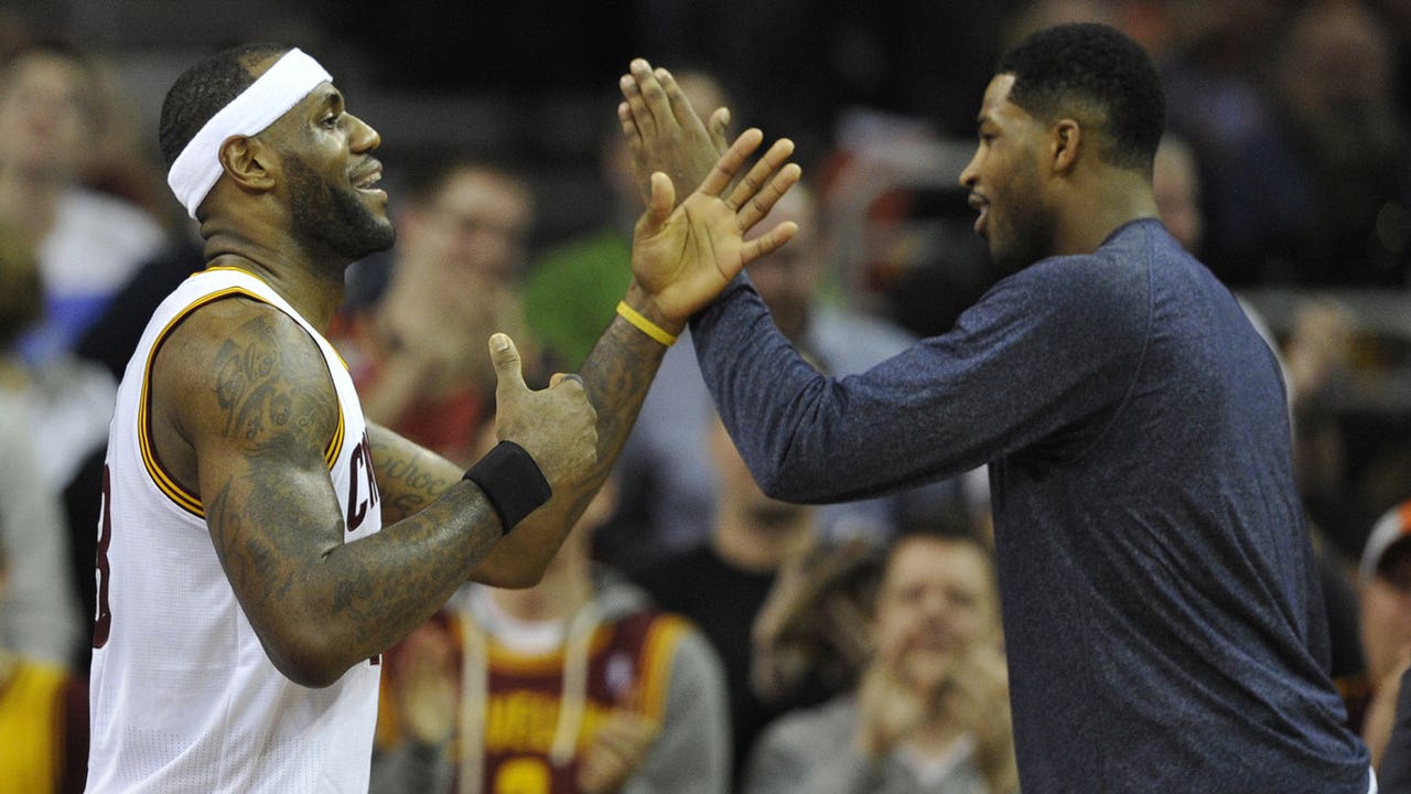 Make it a dozen: Cavs win 12th straight, 105-94 over Clips